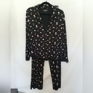 Victoria's Secret Women's Large Pajama Set